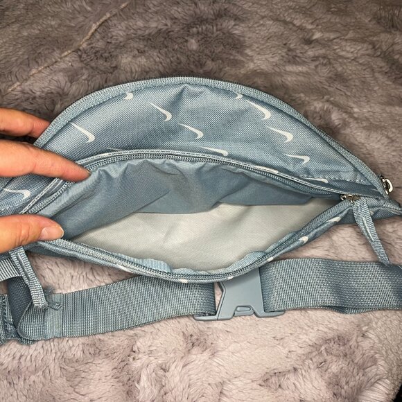 Nike Fanny Pack Belt Bag - Picture 3 of 5